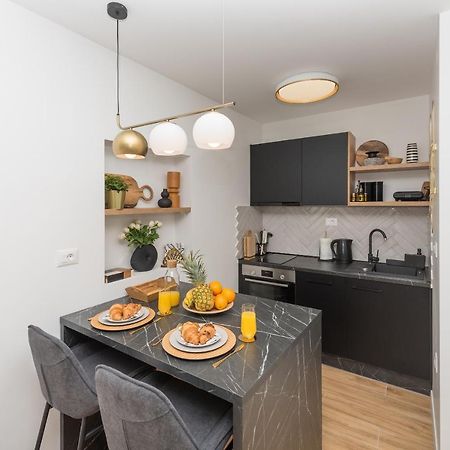Studio Apartment Bianco, Near Beach, Free Parking, Wi-Fi Makarska Exterior foto