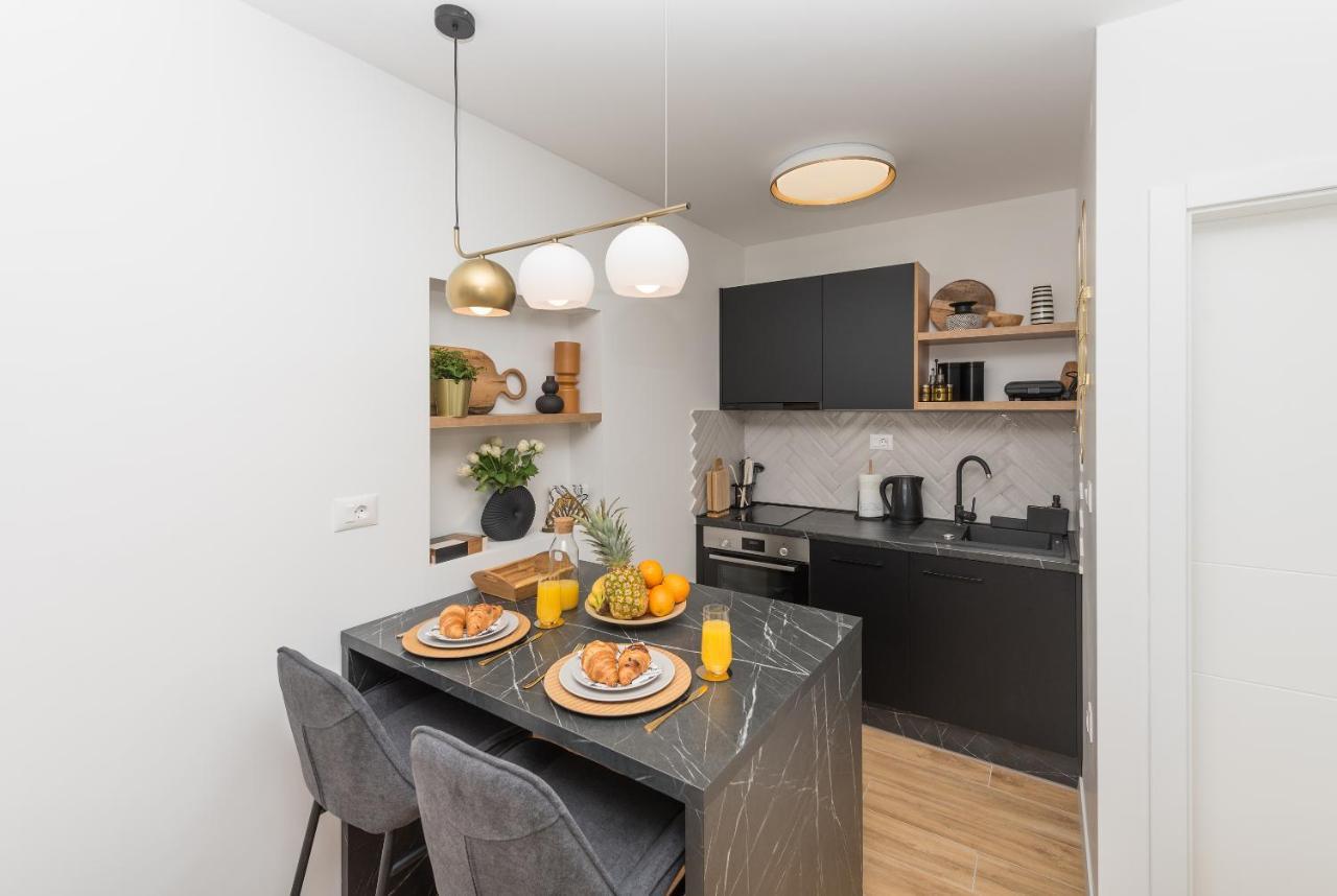 Studio Apartment Bianco, Near Beach, Free Parking, Wi-Fi Makarska Exterior foto